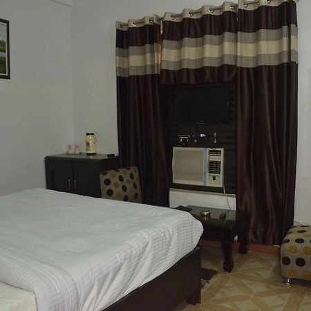 Hotel Royal Classic Bareilly Buitenkant foto