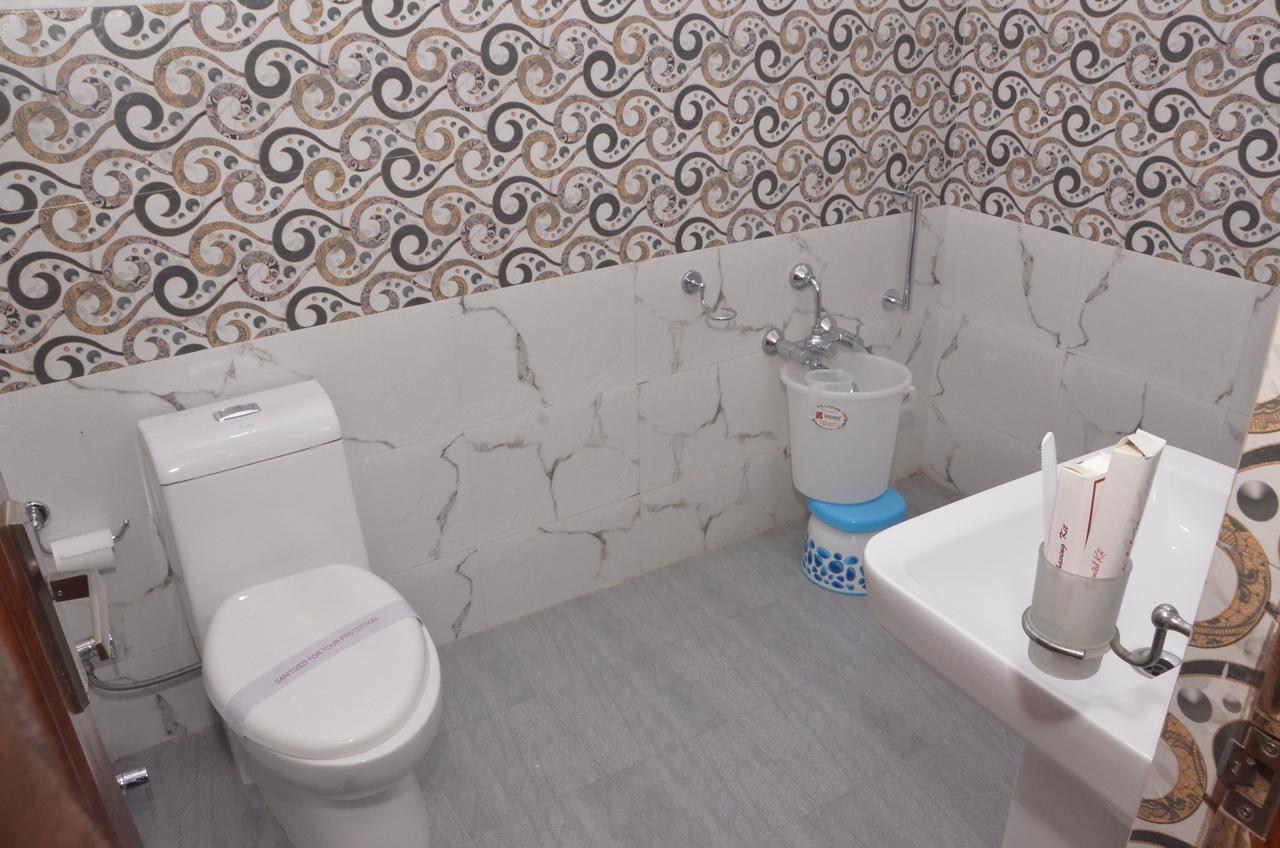 Hotel Royal Classic Bareilly Buitenkant foto