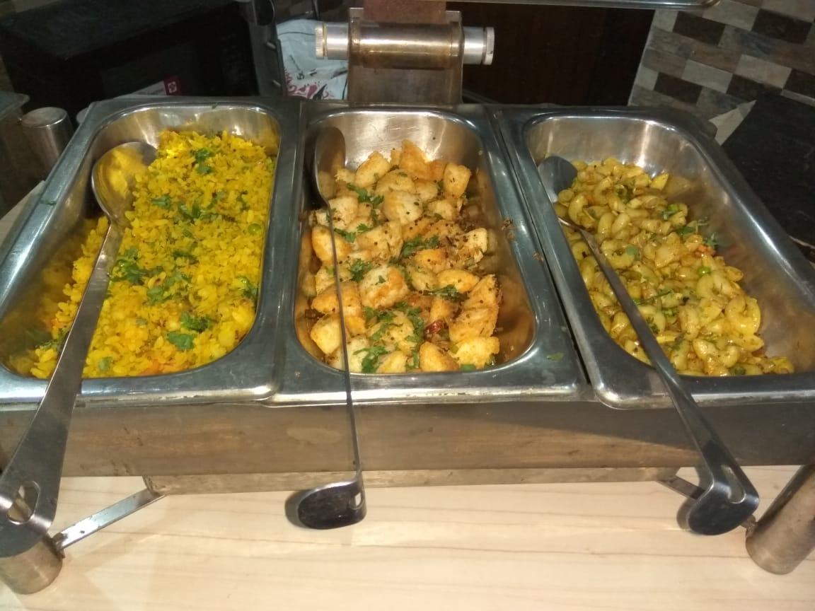 Hotel Royal Classic Bareilly Buitenkant foto