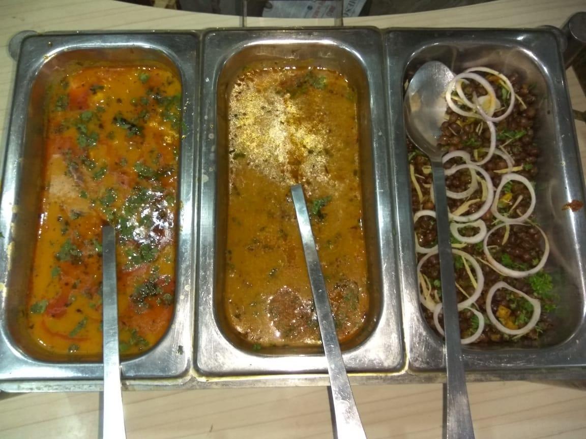 Hotel Royal Classic Bareilly Buitenkant foto