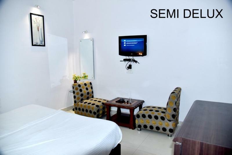 Hotel Royal Classic Bareilly Buitenkant foto