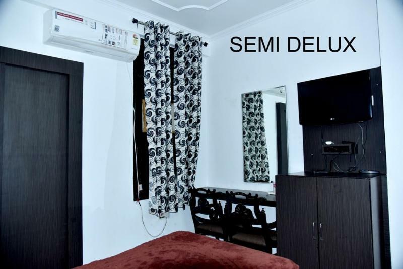 Hotel Royal Classic Bareilly Buitenkant foto