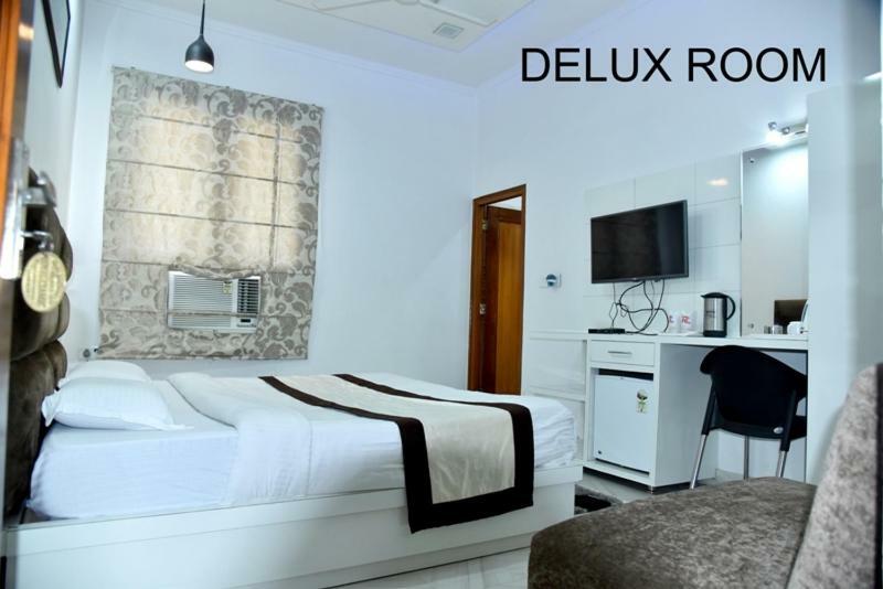 Hotel Royal Classic Bareilly Buitenkant foto
